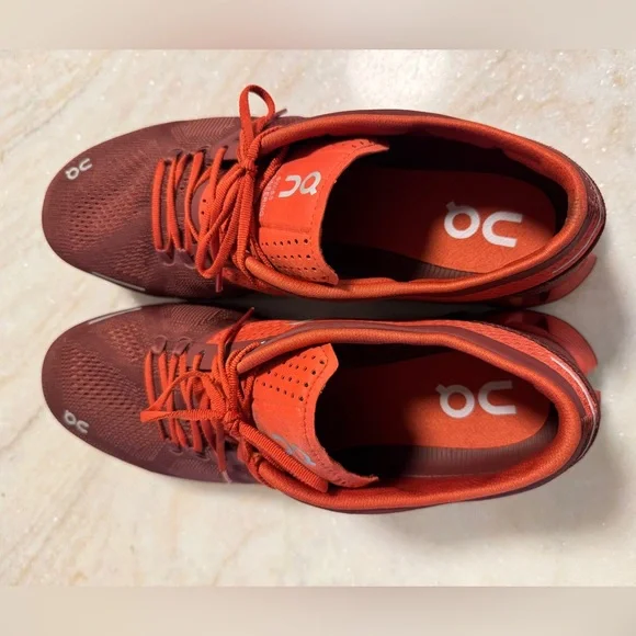 On Running Shoes with Cloud Cushioning - Picture 4 of 5